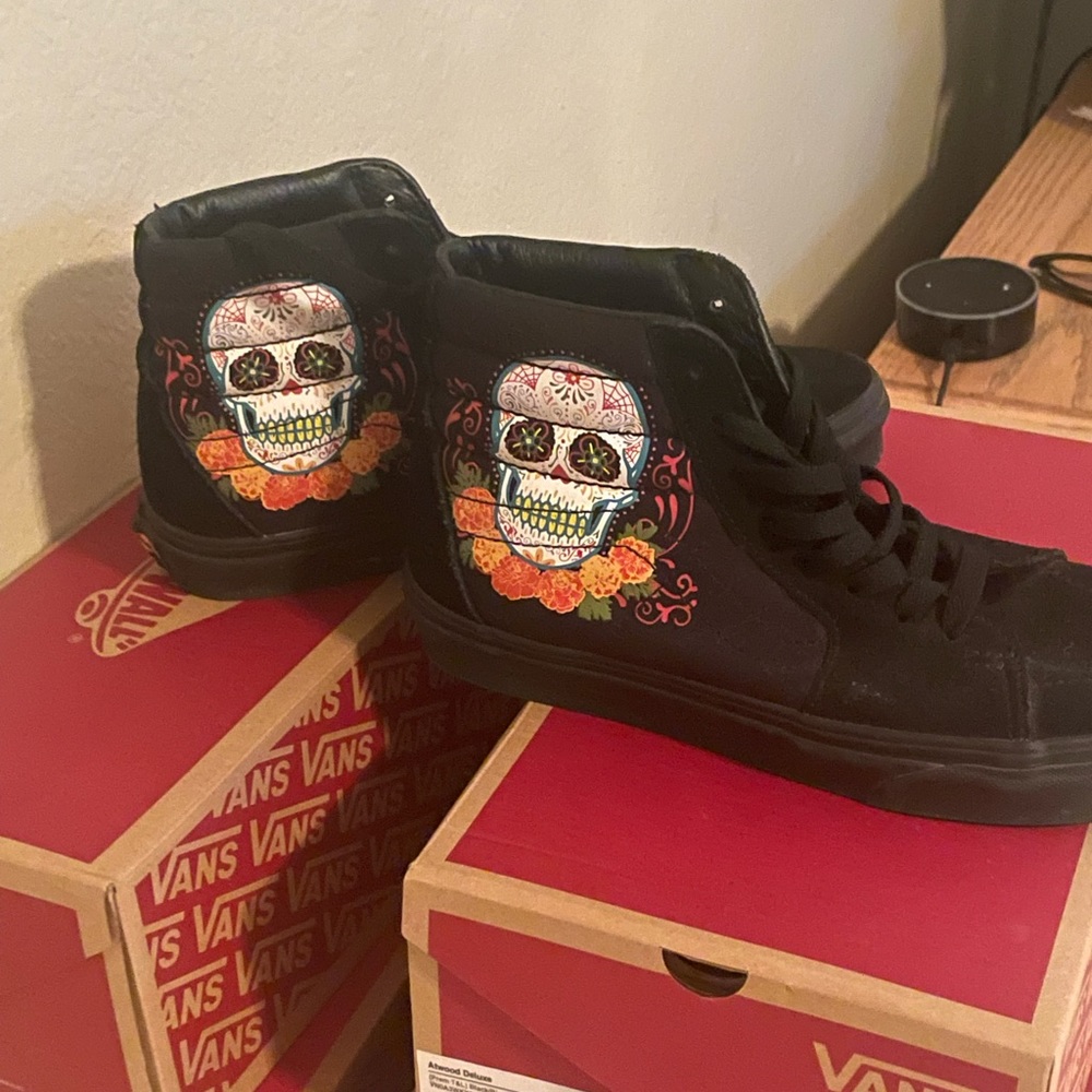 Vans  High-top Sk8 Dia De Los Muertos  Vans size 8 men 9.5 woman